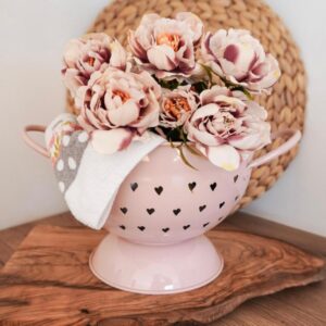 SCOLAPASTA ROSA CON CUORI 21 CM ISABELLE ROSE